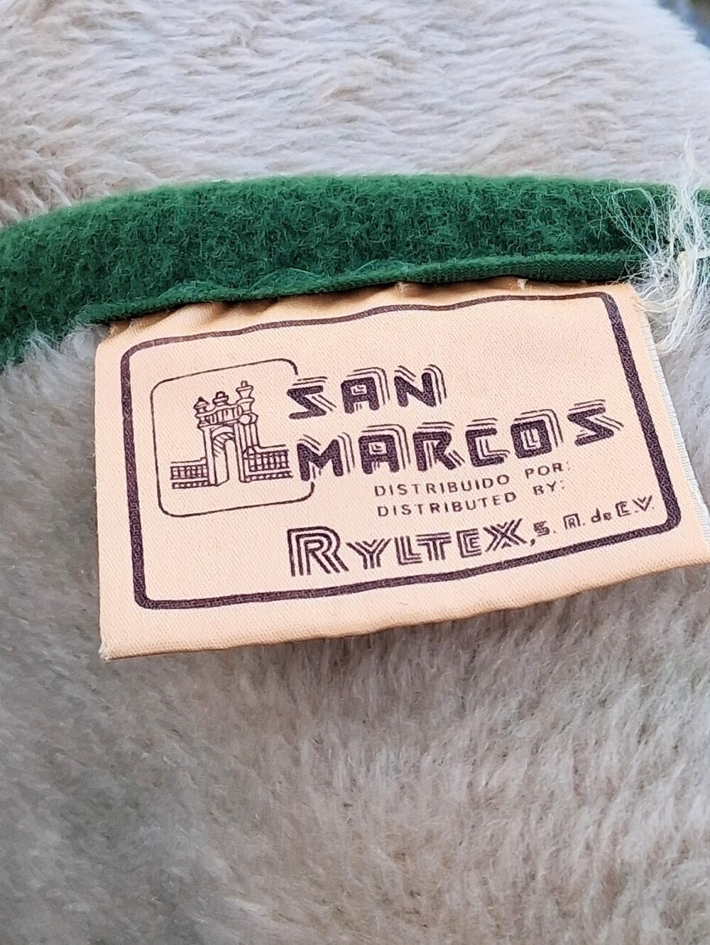 San Marcos 82" X 80" Green and Tan Swan Mexican Cobijia Buttery Soft Blanket - Picture 9 of 13